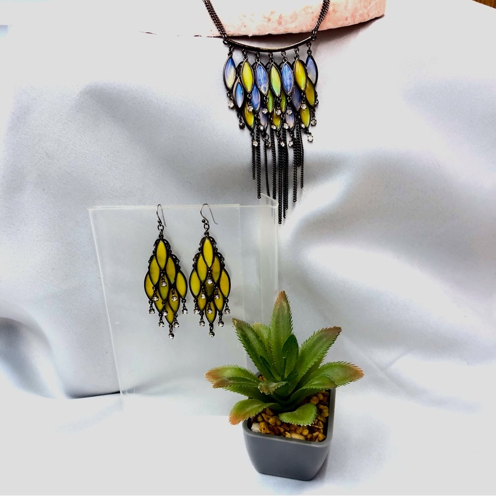 Vintage 90s Y2k Opalescent Marquis Necklace and Earrings